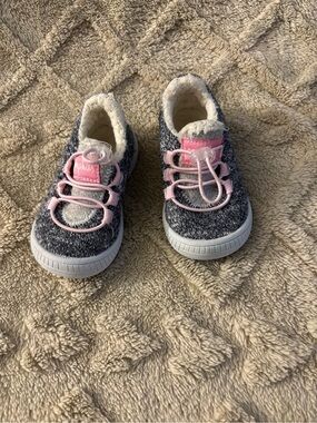Kids Plush-Lined Knit Sneakers in Pink and Gray
